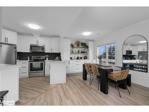 201-112 Simcoe Road, Bradford, ON - Indoor Photo Showing Kitchen