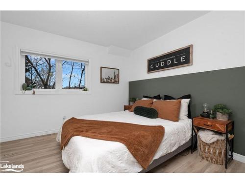 201-112 Simcoe Road, Bradford, ON - Indoor Photo Showing Bedroom