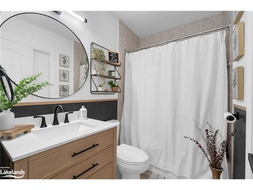 201-112 Simcoe Road, Bradford, ON - Indoor Photo Showing Bathroom