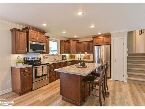 4693 Daniel Street, Ramara, ON - Indoor Photo Showing Kitchen With Upgraded Kitchen