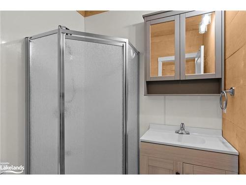 4027 Glen Cedar Drive, Ramara, ON - Indoor Photo Showing Bathroom