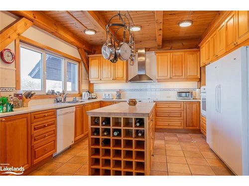 496083 Grey  2 Road, The Blue Mountains, ON - Indoor Photo Showing Kitchen