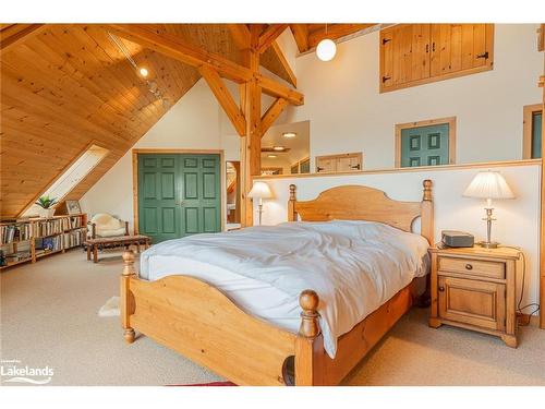 496083 Grey  2 Road, The Blue Mountains, ON - Indoor Photo Showing Bedroom