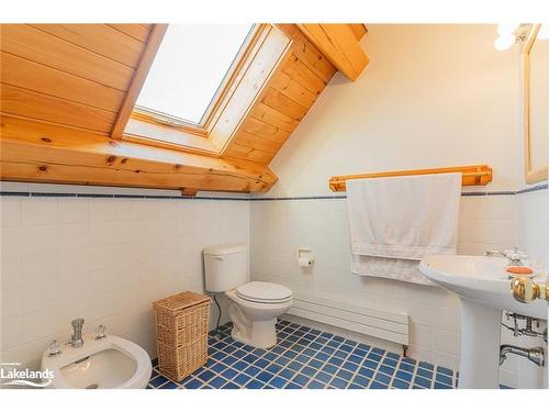 496083 Grey  2 Road, The Blue Mountains, ON - Indoor Photo Showing Bathroom