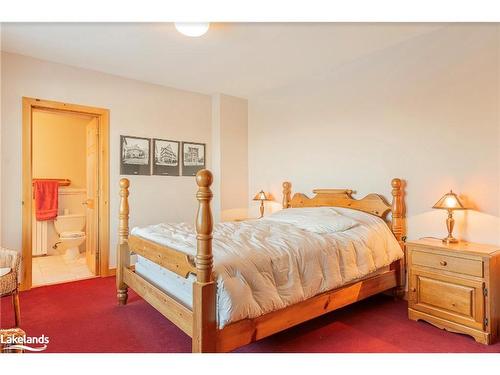 496083 Grey  2 Road, The Blue Mountains, ON - Indoor Photo Showing Bedroom