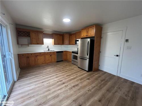 234 Simcoe Street, Collingwood, ON - Indoor Photo Showing Kitchen With Double Sink