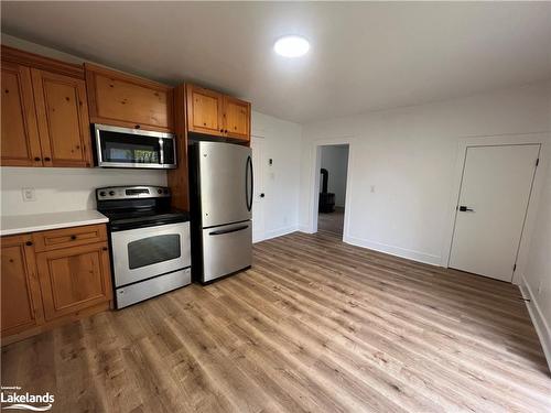 234 Simcoe Street, Collingwood, ON - Indoor Photo Showing Kitchen