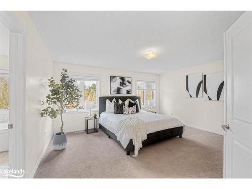 141 Allegra Drive, Wasaga Beach, ON - Indoor Photo Showing Bedroom