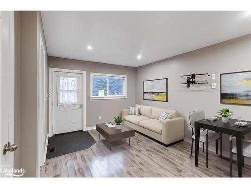 4 Burd Street, Parry Sound, ON - Indoor Photo Showing Living Room