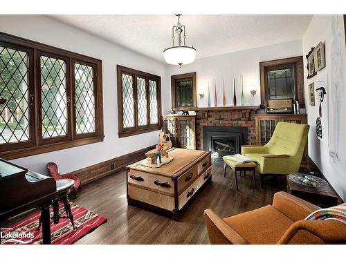 145 Bruce Street S, Thornbury, ON - Indoor Photo Showing Living Room With Fireplace