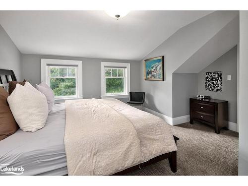 145 Bruce Street S, Thornbury, ON - Indoor Photo Showing Bedroom