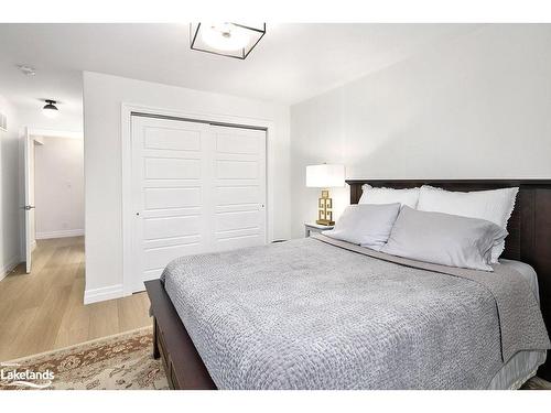 121 Dove Drive, Thornbury, ON - Indoor Photo Showing Bedroom