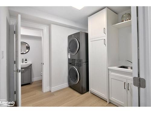 121 Dove Drive, Thornbury, ON - Indoor Photo Showing Laundry Room