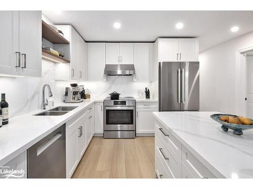 121 Dove Drive, Thornbury, ON - Indoor Photo Showing Kitchen With Stainless Steel Kitchen With Double Sink With Upgraded Kitchen