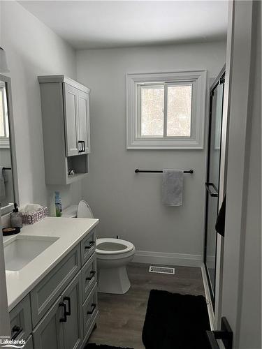 190 Taylor Road, Bracebridge, ON - Indoor Photo Showing Bathroom