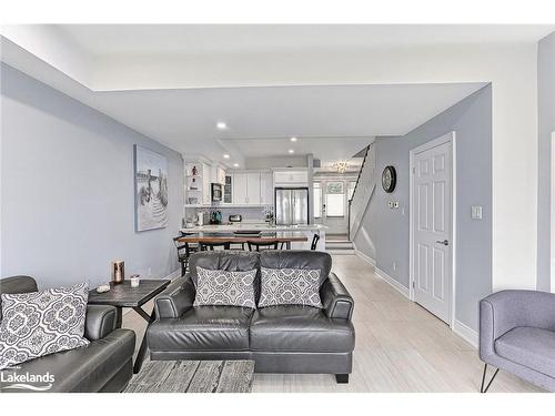 15-209707 Highway 26 Highway, The Blue Mountains, ON - Indoor Photo Showing Living Room