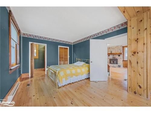 556341 6Th Line, The Blue Mountains, ON - Indoor Photo Showing Bedroom