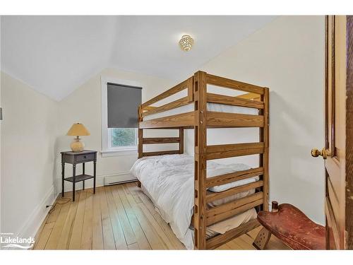 556341 6Th Line, The Blue Mountains, ON - Indoor Photo Showing Bedroom