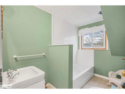 556341 6Th Line, The Blue Mountains, ON - Indoor Photo Showing Bathroom