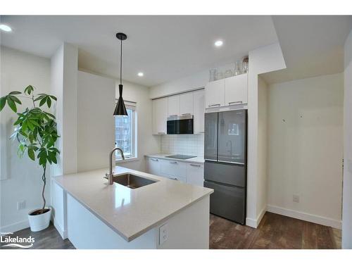 207-11 Beckwith Lane, The Blue Mountains, ON - Indoor Photo Showing Kitchen