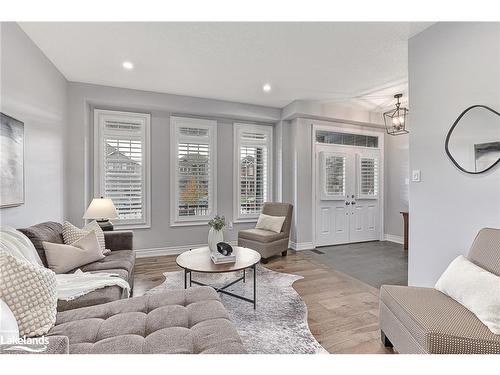 31 Gilpin Crescent, Collingwood, ON - Indoor Photo Showing Living Room