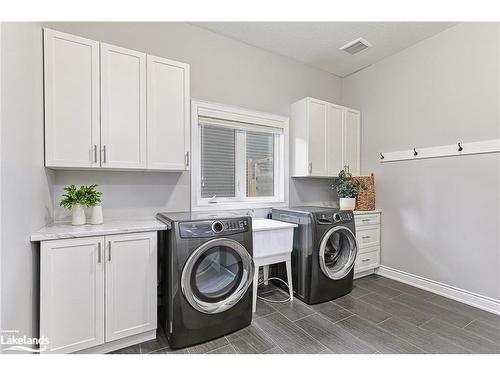 31 Gilpin Crescent, Collingwood, ON - Indoor Photo Showing Laundry Room