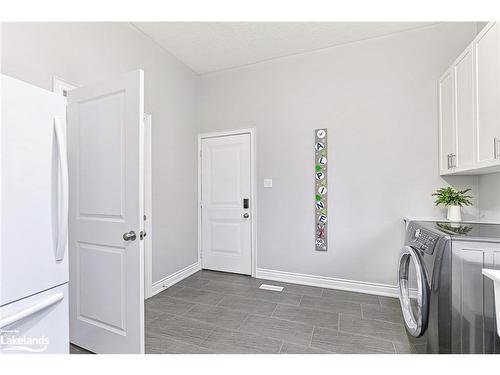 31 Gilpin Crescent, Collingwood, ON - Indoor Photo Showing Laundry Room