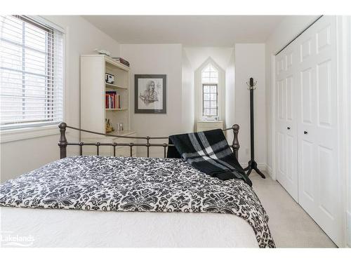 48 Estate Drive, Port Carling, ON - Indoor Photo Showing Bedroom