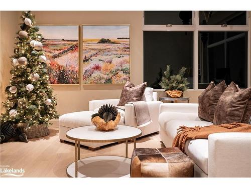 109 Pheasant Run, The Blue Mountains, ON - Indoor Photo Showing Living Room