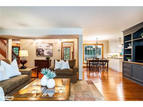 6123  27/28 Nottawasaga Sideroad, Stayner, ON - Indoor Photo Showing Living Room