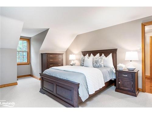 6123  27/28 Nottawasaga Sideroad, Stayner, ON - Indoor Photo Showing Bedroom