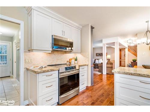 6123  27/28 Nottawasaga Sideroad, Stayner, ON - Indoor Photo Showing Kitchen With Upgraded Kitchen