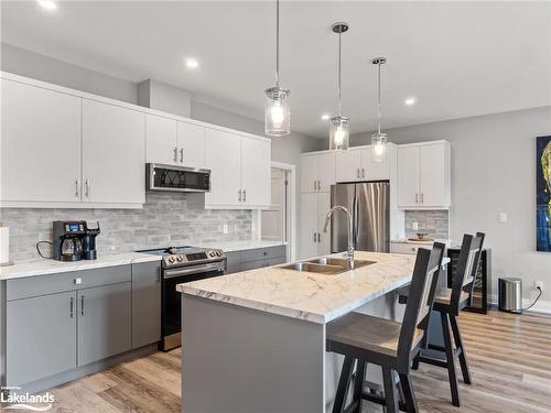 27 Jack Street, Huntsville, ON - Indoor Photo Showing Kitchen With Double Sink With Upgraded Kitchen