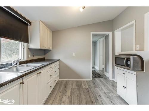 808 Quebec Street, Midland, ON - Indoor Photo Showing Kitchen With Double Sink