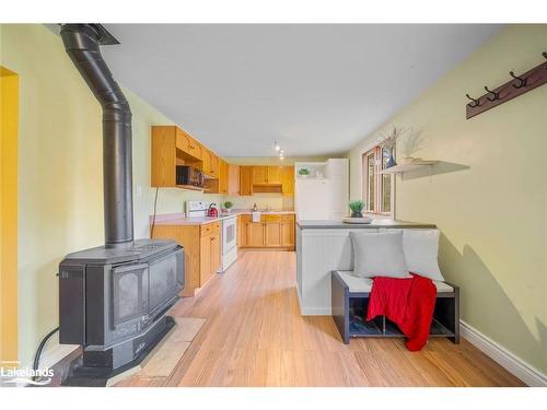 17 Louisa Street, Parry Sound, ON - Indoor Photo Showing Kitchen