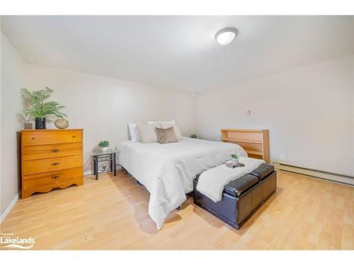 17 Louisa Street, Parry Sound, ON - Indoor Photo Showing Bedroom