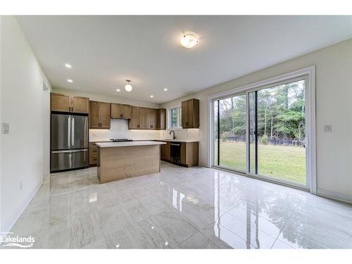 164 Rosanne Circle, Wasaga Beach, ON - Indoor Photo Showing Kitchen