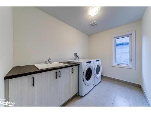 164 Rosanne Circle, Wasaga Beach, ON - Indoor Photo Showing Laundry Room