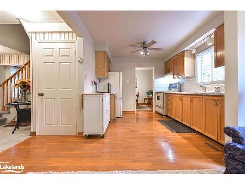 67 Carruthers Crescent, Barrie, ON - Indoor Photo Showing Kitchen