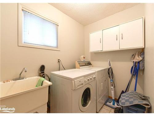 67 Carruthers Crescent, Barrie, ON - Indoor Photo Showing Laundry Room