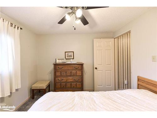 67 Carruthers Crescent, Barrie, ON - Indoor Photo Showing Bedroom