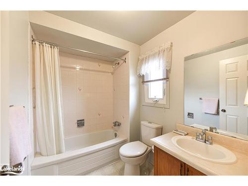 67 Carruthers Crescent, Barrie, ON - Indoor Photo Showing Bathroom