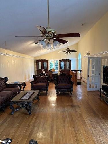 252 Swiss Meadows Boulevard, Ravenna, ON - Indoor Photo Showing Living Room