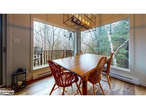 92 Main Road, Clearview, ON - Indoor Photo Showing Dining Room