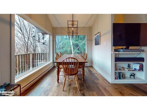 92 Main Road, Clearview, ON - Indoor Photo Showing Other Room