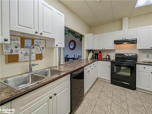 Gl5-10B Kimberley Avenue, Bracebridge, ON - Indoor Photo Showing Kitchen With Double Sink