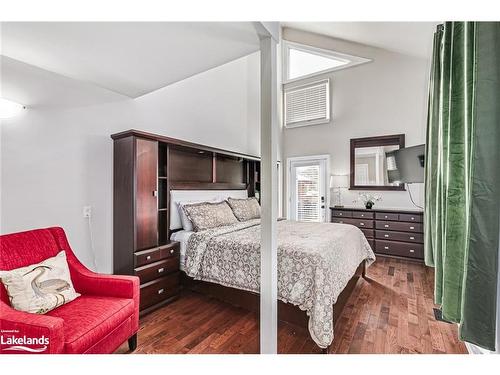 160 Grand Cypress Lane, The Blue Mountains, ON - Indoor Photo Showing Bedroom