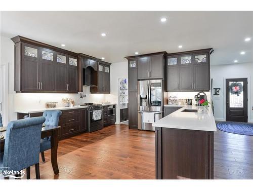 515 Lorne Street, Gravenhurst, ON - Indoor Photo Showing Kitchen With Upgraded Kitchen