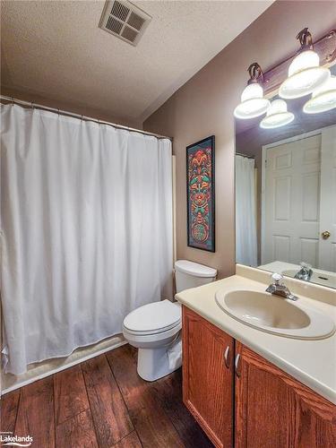 44 Fairways Court, Bracebridge, ON - Indoor Photo Showing Bathroom