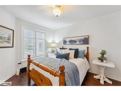 33 South Harbour Drive, Bobcaygeon, ON - Indoor Photo Showing Bedroom